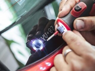 Grabado de patente: revisa los plazos para hacerlo y qué multas se aplican en caso de no cumplir