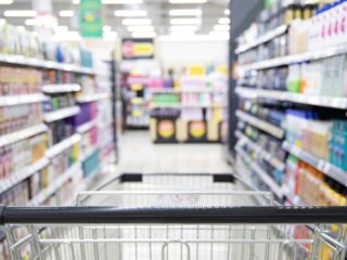 Feriado jueves 15 de agosto: revisa si abren los malls y supermercados