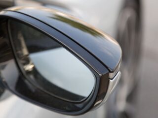 Grabado de patente: revisa los plazos para hacerlo y qué multas se aplican en caso de no cumplir