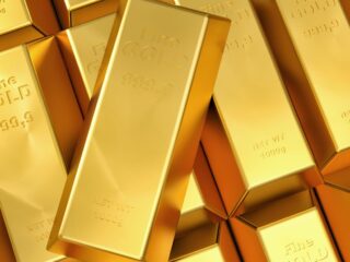 El oro alcanza un nuevo récord histórico impulsado por la Reserva Federal