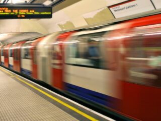 Viajar en Metro de Santiago a $360: revisa qué requisito debes cumplir