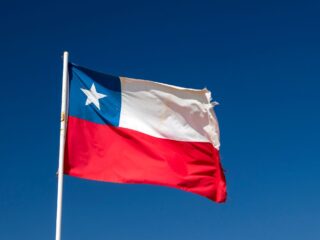 Cuál es la multa por no izar la bandera chilena en las casas durante las fechas patrias