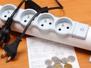 Cuentas de la luz subirán hasta 22% en octubre