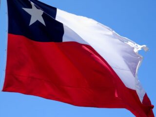 Cuál es la multa por no izar la bandera chilena en las casas durante las fechas patrias