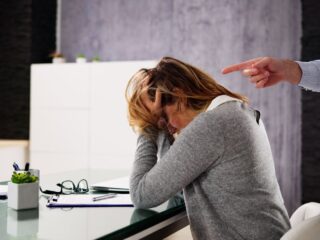 Ley Karin que sanciona el acoso laboral: revisa qué no se puede hacer con la nueva Ley