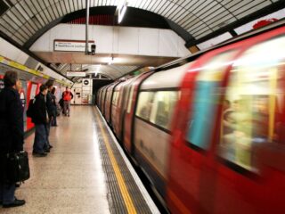 Trabaja en el Metro de Santiago con solo 4 requisitos: revisa aquí como postular