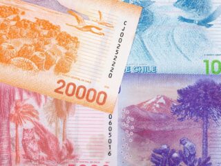 Fonasa devuelve miles de millones en excedentes: consulta con tu RUT si recibirás dinero