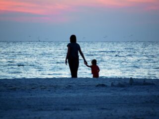 Madres que estén en el 60% más vulnerable del Registro Social pueden recibir hasta $165.000 del IPS