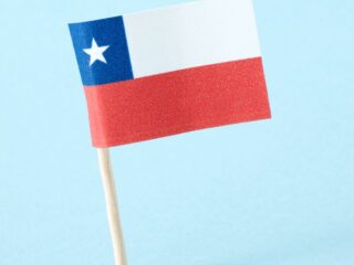 Cuál es la multa por no izar la bandera chilena en las casas durante las fechas patrias