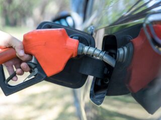 Precio de la bencina: revisa si sube o baja el precio del combustible esta semana