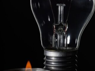 ¿Quiénes reciben compensación por los cortes de luz? Revisa en qué casos corresponde