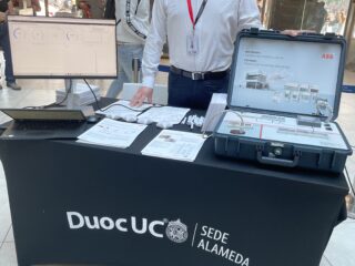 ABB en Chile exhibe sistemas de monitoreo de energía en feria de Duoc UC