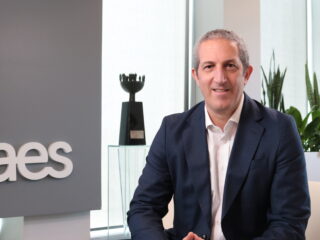 AES Andes ingresa a SEA nuevo proyecto renovable y alcanza los US$3.000 millones en tramitación de parques fotovoltaicos con almacenamiento de baterías