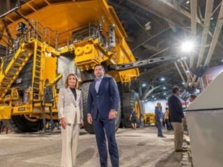BHP y Caterpillar avanzan hacia camiones mineros sostenibles en Chile