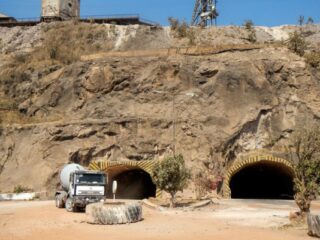 Millonaria disputa por regalías en mina de cobre en Congo
