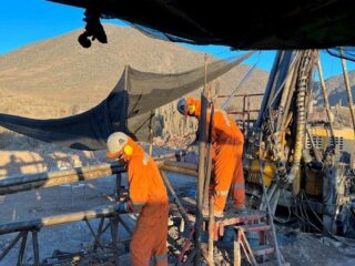Battery Mineral perfora intercepciones de cobre de alta ley en mina Cinabrio