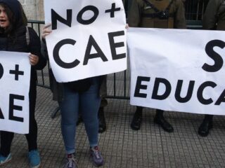 Condonación del CAE: revisa quiénes podrían recibir este beneficio