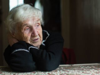 Beneficio de hasta $128.000 para mayores de 55 años: revisa cuáles son los requisitos