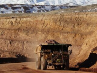 Acciones de Newmont Corp. caen un 7.2% tras decepcionar a Wall Street