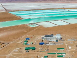 Arcadium revoluciona industria de extracción de litio para electrónicos y autos.