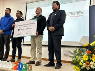 Caserones y la Universidad de Atacama concretan alianza para fortalecer a la Facultad de Ingeniería