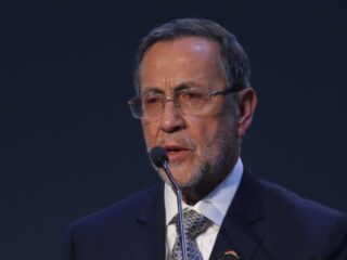 Miguel Cardozo alerta sobre minería ilegal y corrupción en Perú