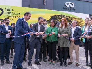 Enap y HIF Global cargan auto con combustible verde producido en Punta Arenas