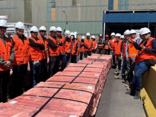 Estudiantes de Técnico en Mantenimiento protagonizan visita a Minera El Abra