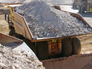 Minería se revaloriza ante la opinión ciudadana: confianza sube 10 puntos en cuatro años