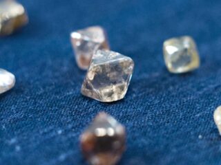 Acuerdo de diamantes entre Botswana y De Beers en proceso.