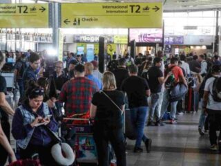 Trabajadores de DGAC confirman "ralentización indefinida" en aeropuertos: comenzará este viernes