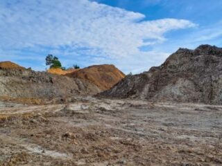 Apex Critical Metals expande proyectos: adquiere Proyecto Bianco Carbonatita en Canadá