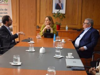 Implementación de estándares internacionales fortalece la gestión ambiental en Chile.