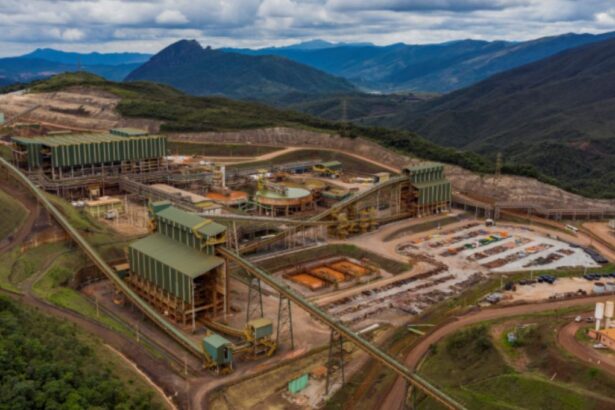 BHP expande operaciones mineras en Brasil para superar tragedia de 2015