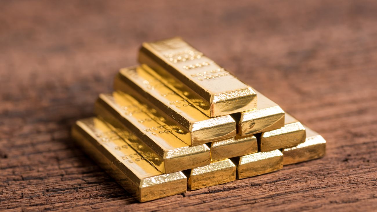 Desaceleración en el crecimiento del oro para 2025: Impacto de la inflación y tensiones geopolíticas en la demanda y precios