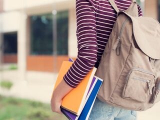 Carreras Saturadas en 2024: Descubre Cómo Afectan Tus Oportunidades Laborales y Qué Hacer