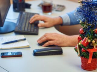 Nuevas Regulaciones Laborales en Diciembre Afectarán Horarios de Comercios Durante Festividades