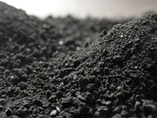 Producción récord de carbón en China desploma precios y desafía esfuerzos climáticos globales