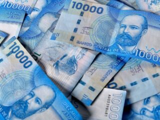 Chile aprueba histórico reajuste salarial para trabajadores públicos: Detalles del acuerdo y nuevos bonos para 2024-2025