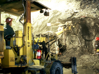Aumento producción metales clave en Perú: Noviembre 2024 destaca crecimiento.