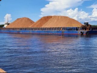 Metro Mining produce récord anual de bauxita.