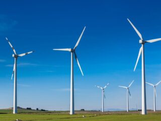Enel Green Power Chile lanza proyecto de $150 millones para nuevo parque eólico en Ovalle, prometiendo energía limpia y empleo local