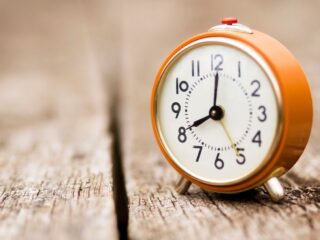 Chile 2025: Prepárate para los Cambios de Hora en Abril y Sus Impactos en la Rutina Diaria