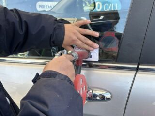 Chile implanta grabado obligatorio de patentes para combatir robo de autos