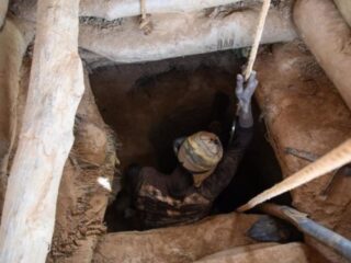 Colapso de mina ilegal de oro en Mali deja al menos 48 muertos