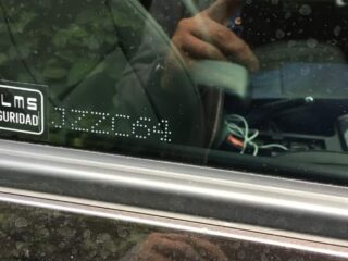 Chile Exige Grabado de Patente en Vidrios de Vehículos para Combatir Robos desde 2024