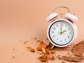 Chile se Prepara para el Cambio al Horario de Invierno este 5 de Abril: Detalles Clave y Excepciones Regionales