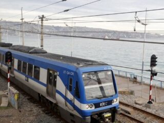 Tren Santiago-Valparaíso, teleférico y nuevo aeropuerto: los proyectos clave que Obras Públicas busca concretar