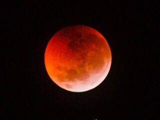 Eclipse Lunar Total en Marzo 2025: No Te Pierdas la Fascinante Luna de Sangre Visible Globalmente