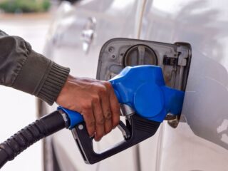 Marzo desafía a automovilistas chilenos: Permiso de circulación y reducción en precios de bencina abren oportunidades de ahorro